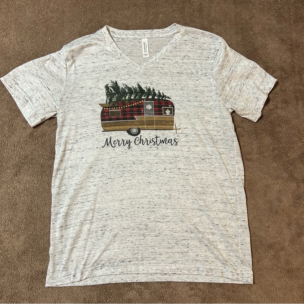Merry Christmas Camper v-neck short sleeve t-shirt Adult Women’s Medium Gray